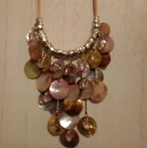 Bundle of pink jewelry necklace/earrings/bracelet - Picture 5 of 6